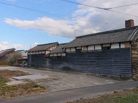 高岡粘土有限会社｜加東市｜土木・解体・舗装・とび土工