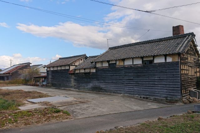 高岡粘土有限会社｜加東市｜土木・解体・舗装・とび土工